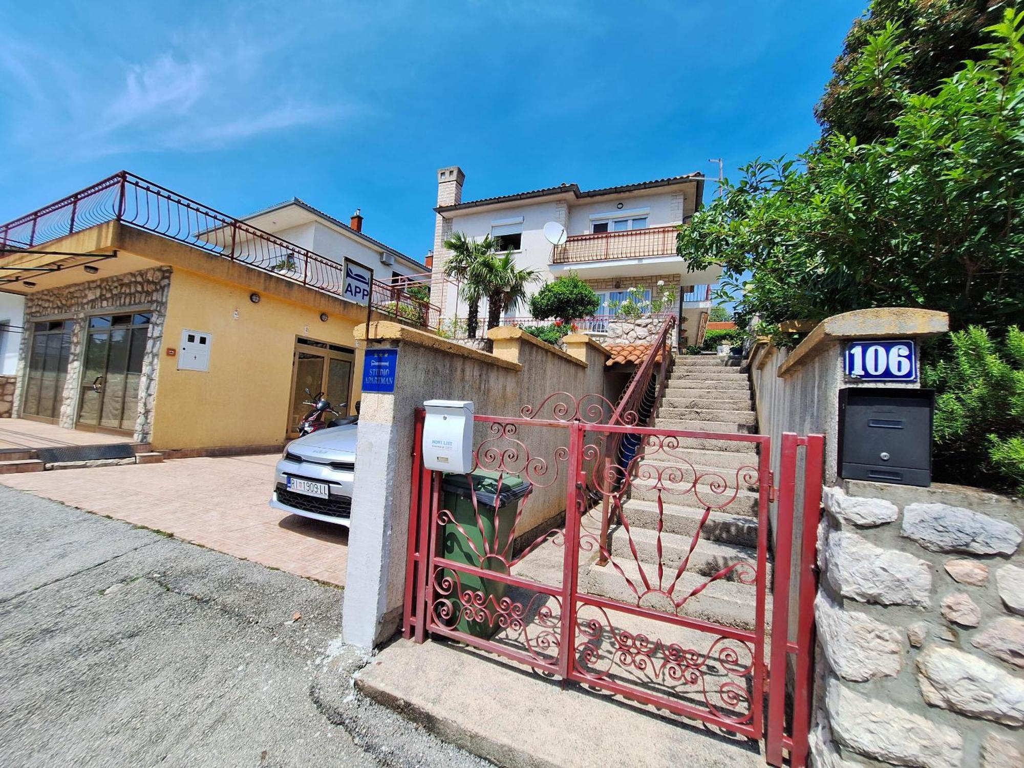 Apartments Tortuga Dramalj Exterior photo